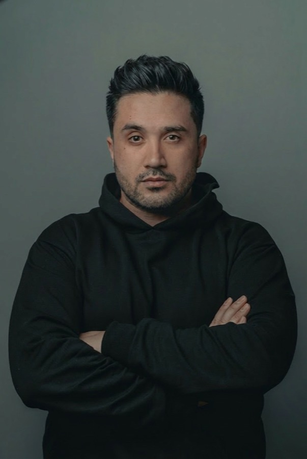 Sample face — Sharper jawline framing
